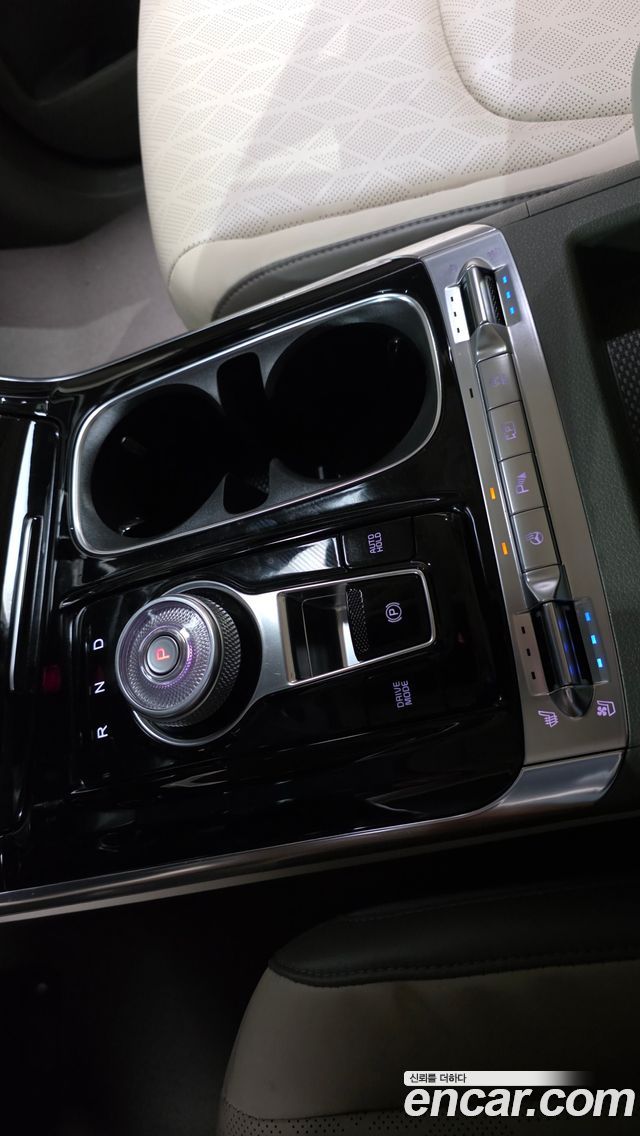 Kia Canival 2023 — photo 9