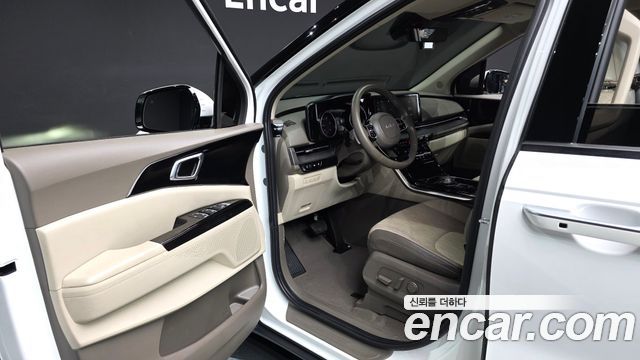 Kia Canival 2023 — photo 10