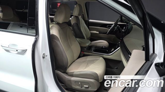 Kia Canival 2023 — photo 11