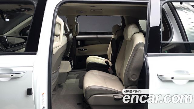 Kia Canival 2023 — photo 12