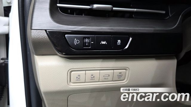 Kia Canival 2023 — photo 17
