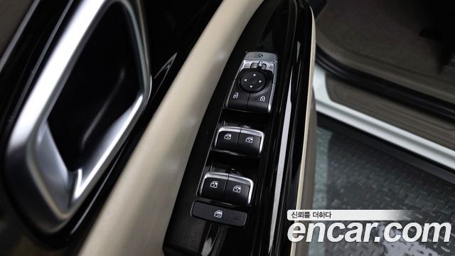 Kia Canival 2023 — photo 18