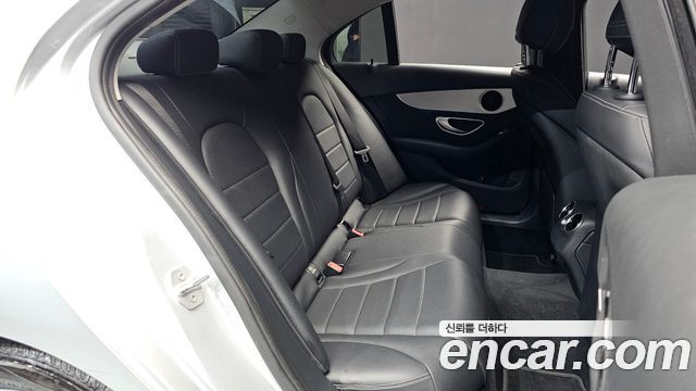 Mercedes-Benz C-Class 2016 — photo 12