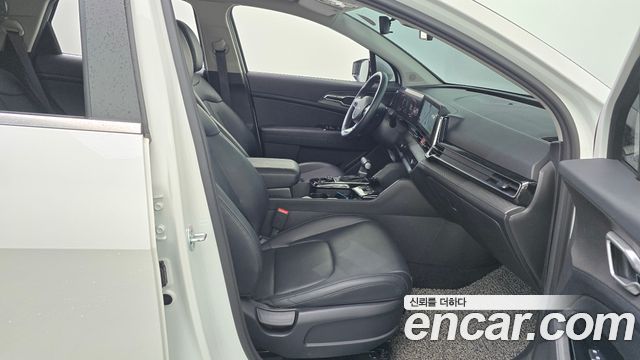 Kia Sportage 2022 — photo 16