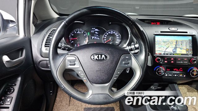 Kia K3 2015 — photo 13