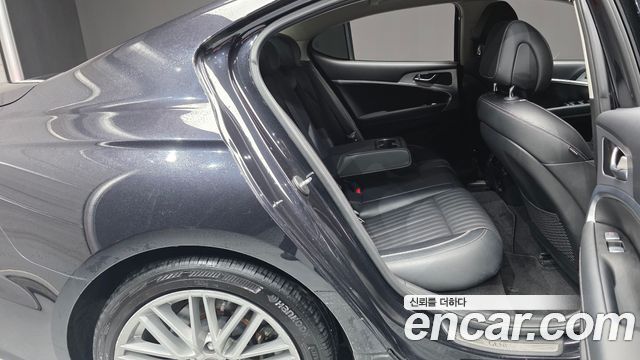 Genesis G70 2020 — photo 12