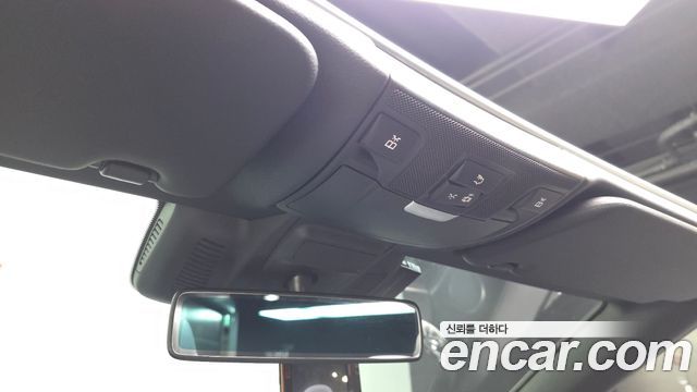 Mercedes-Benz E-Class 2018 — photo 19