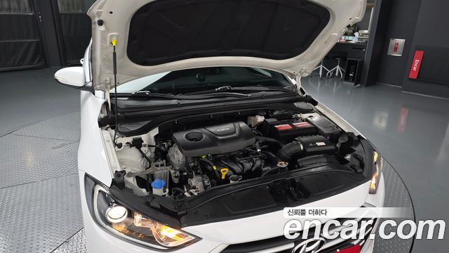 Hyundai AVANTE 2018 — photo 6