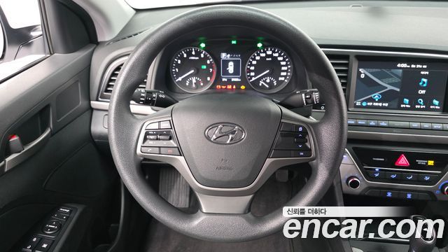 Hyundai AVANTE 2018 — photo 19