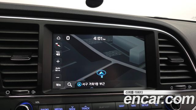 Hyundai AVANTE 2018 — photo 21