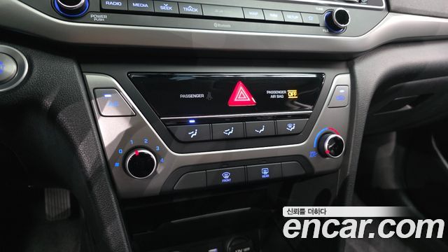 Hyundai AVANTE 2018 — photo 23