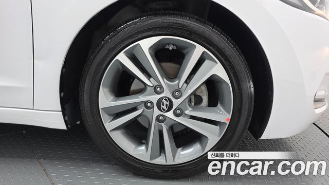 Hyundai AVANTE 2018 — photo 7