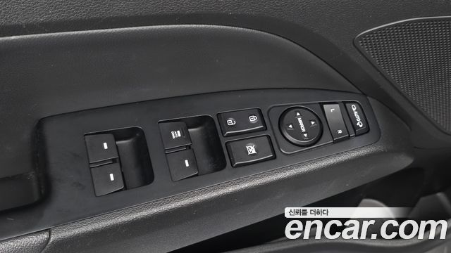 Hyundai AVANTE 2018 — photo 27