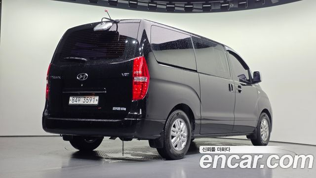 Hyundai Starex 2017 — photo 2