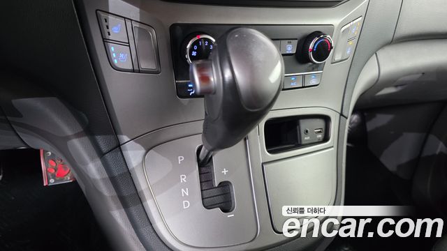 Hyundai Starex 2017 — photo 9