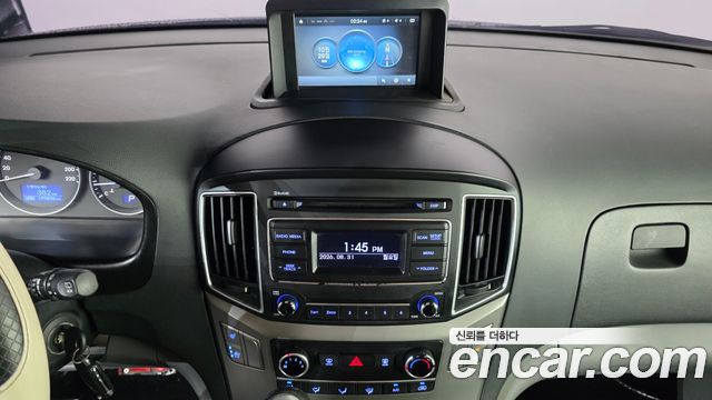 Hyundai Starex 2017 — photo 14