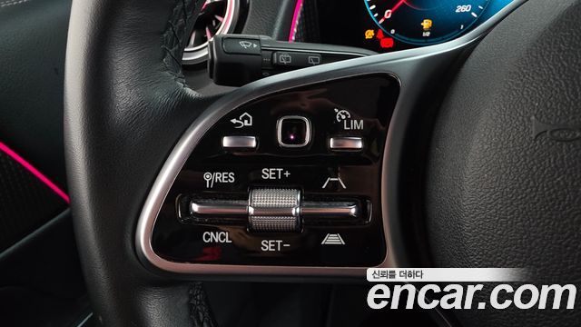 Mercedes-Benz GLB-Class 2023 — photo 22