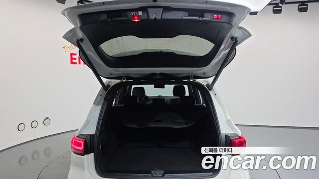 Mercedes-Benz GLB-Class 2023 — photo 26