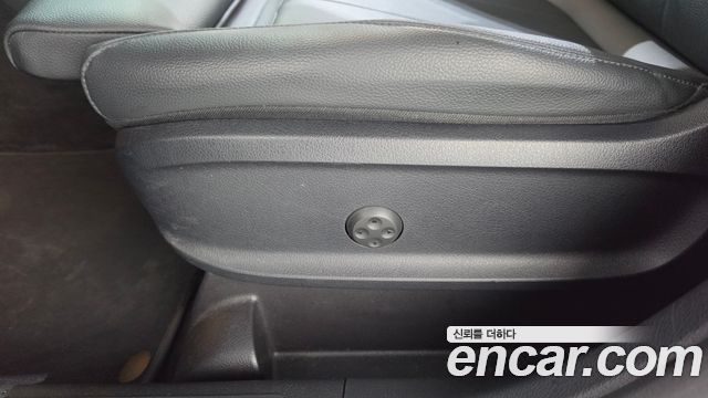 Mercedes-Benz GLB-Class 2023 — photo 31