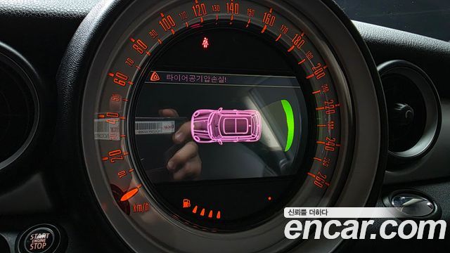 Mini Cooper 2012 — photo 17