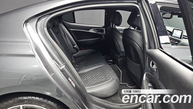 Genesis G70 2019 — photo 17
