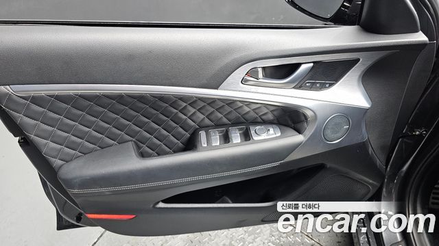 Genesis G70 2019 — photo 14