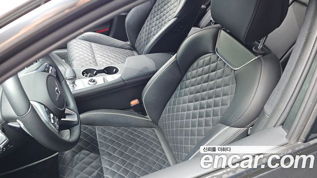 Genesis G70 2019 — photo 27