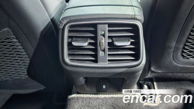 Genesis G70 2019 — photo 32