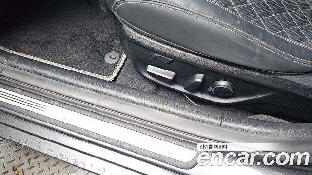 Genesis G70 2019 — photo 33