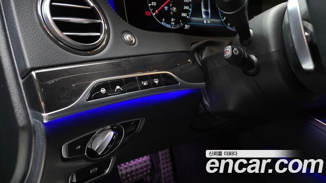 Mercedes-Benz S-Class 2019 — photo 26