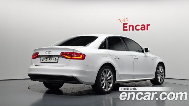 Audi A4 2015 — photo 2