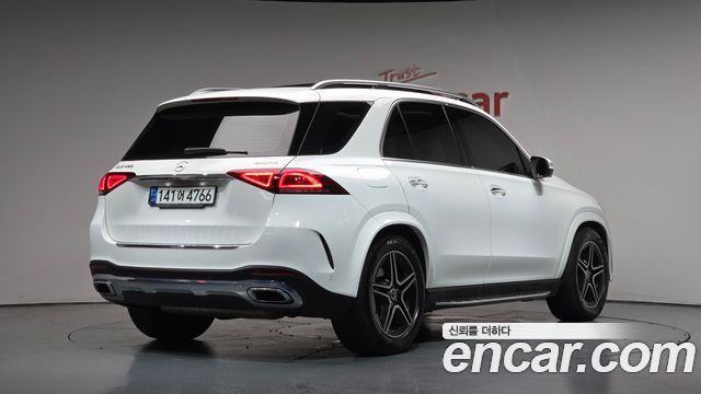 Mercedes-Benz GLE-Class 2020 — photo 2