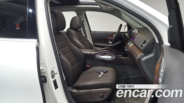 Mercedes-Benz GLE-Class 2020 — photo 17