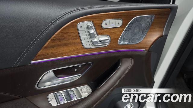Mercedes-Benz GLE-Class 2020 — photo 25