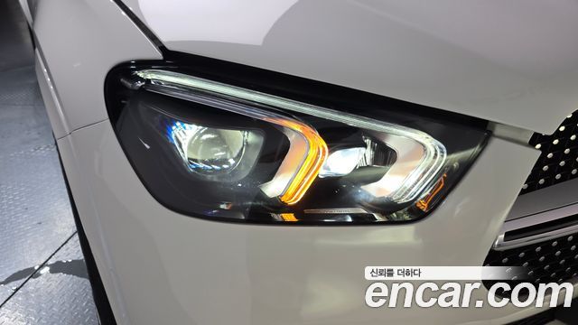 Mercedes-Benz GLE-Class 2020 — photo 8