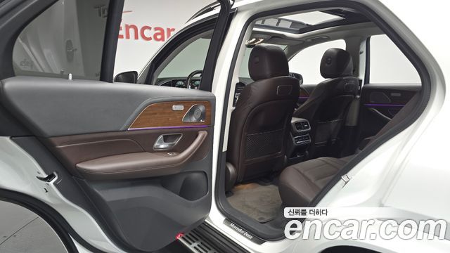 Mercedes-Benz GLE-Class 2020 — photo 16