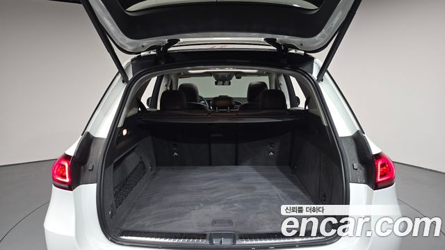 Mercedes-Benz GLE-Class 2020 — photo 28