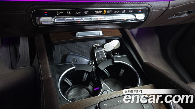 Mercedes-Benz GLE-Class 2020 — photo 31