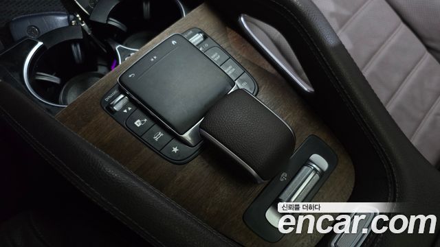 Mercedes-Benz GLE-Class 2020 — photo 32