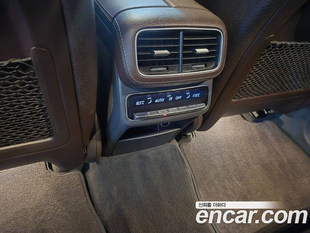 Mercedes-Benz GLE-Class 2020 — photo 33