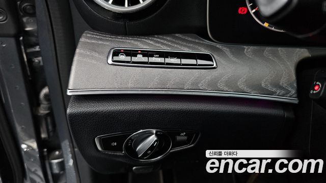 Mercedes-Benz CLS-Class 2019 — photo 25