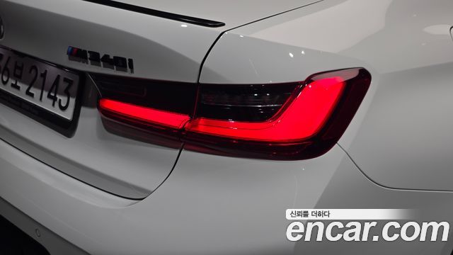BMW 3-Series 2023 — photo 9
