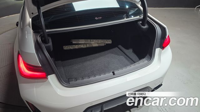 BMW 3-Series 2023 — photo 31