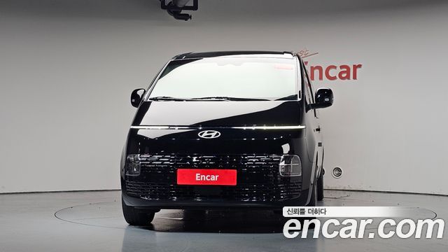 Hyundai Staria 2025 — photo 3