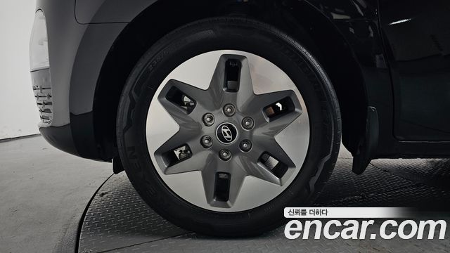 Hyundai Staria 2025 — photo 5