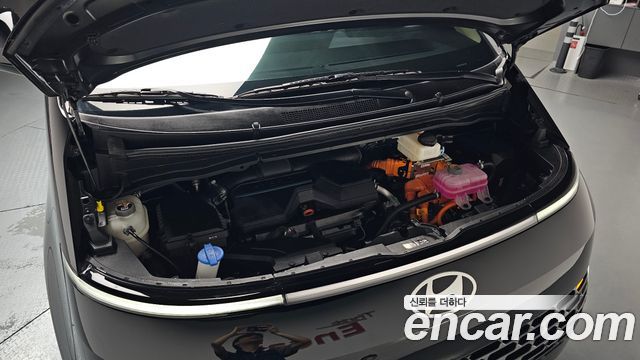 Hyundai Staria 2025 — photo 6