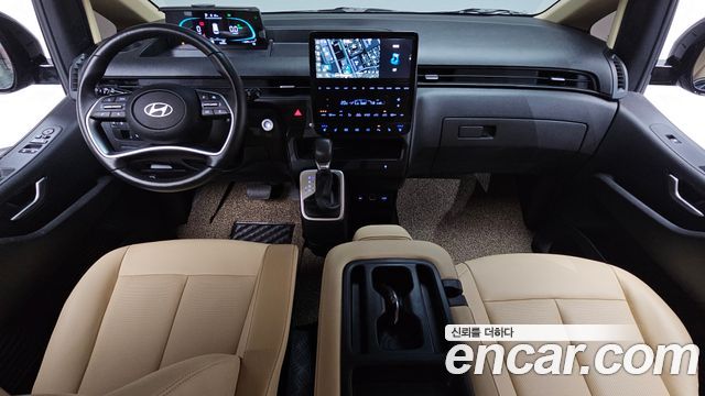 Hyundai Staria 2025 — photo 10