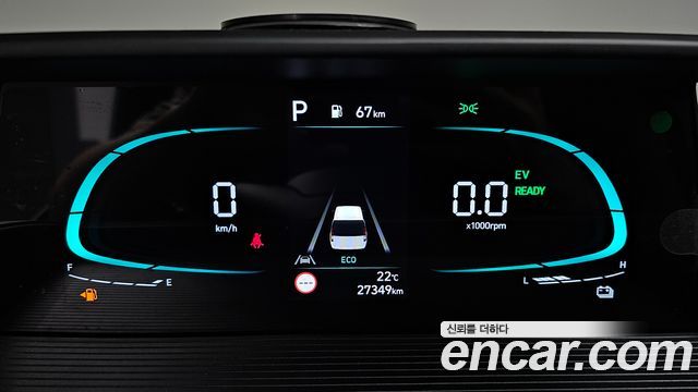 Hyundai Staria 2025 — photo 11