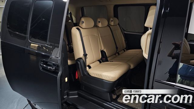 Hyundai Staria 2025 — photo 18