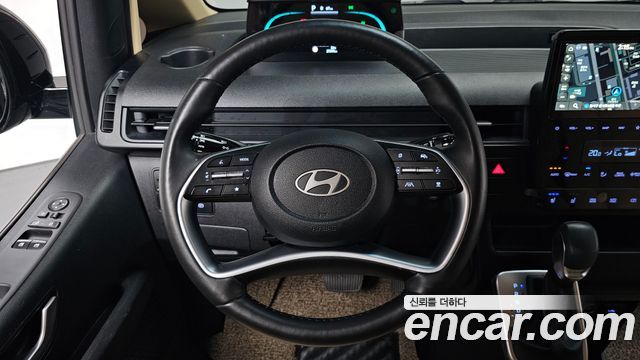 Hyundai Staria 2025 — photo 19
